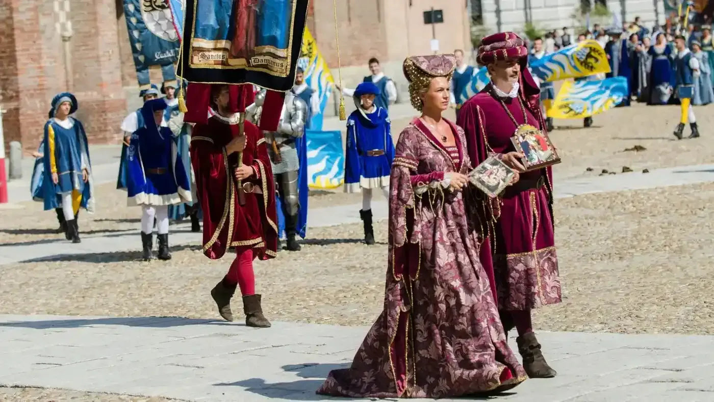 a cultural history of dress and fashion in the renaissance A Cultural History of Dress and Fashion in the Renaissance: : The Cultural Histories Series Elizabeth Currie Bloomsbury Visual Arts