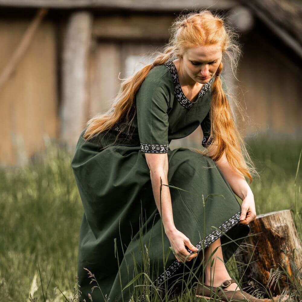 Green Short Sleeve Viking Dress | Embroidered Viking Woman’s Gown-2-Viking Warrior