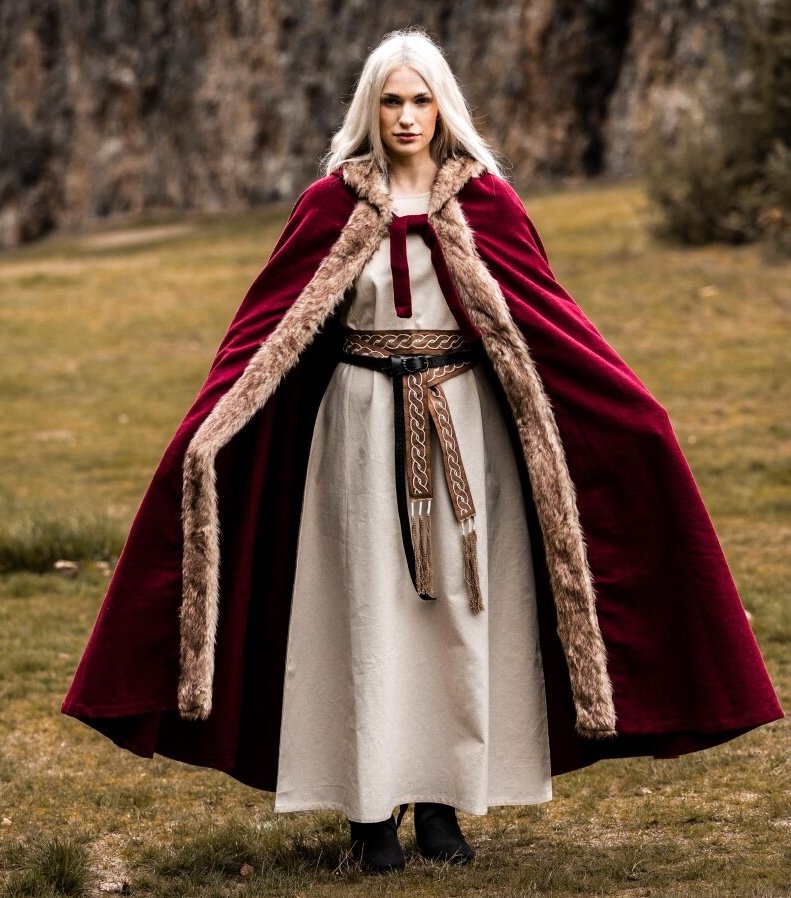 Red Renaissance Hooded Cape | Faux Fur Trim