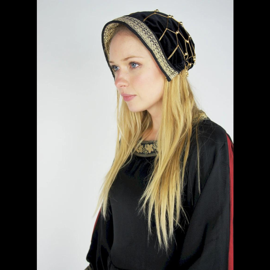 Black & Gold Velvet Renaissance Headwear with Beaded Drapery | Sophisticated Historical Accessory