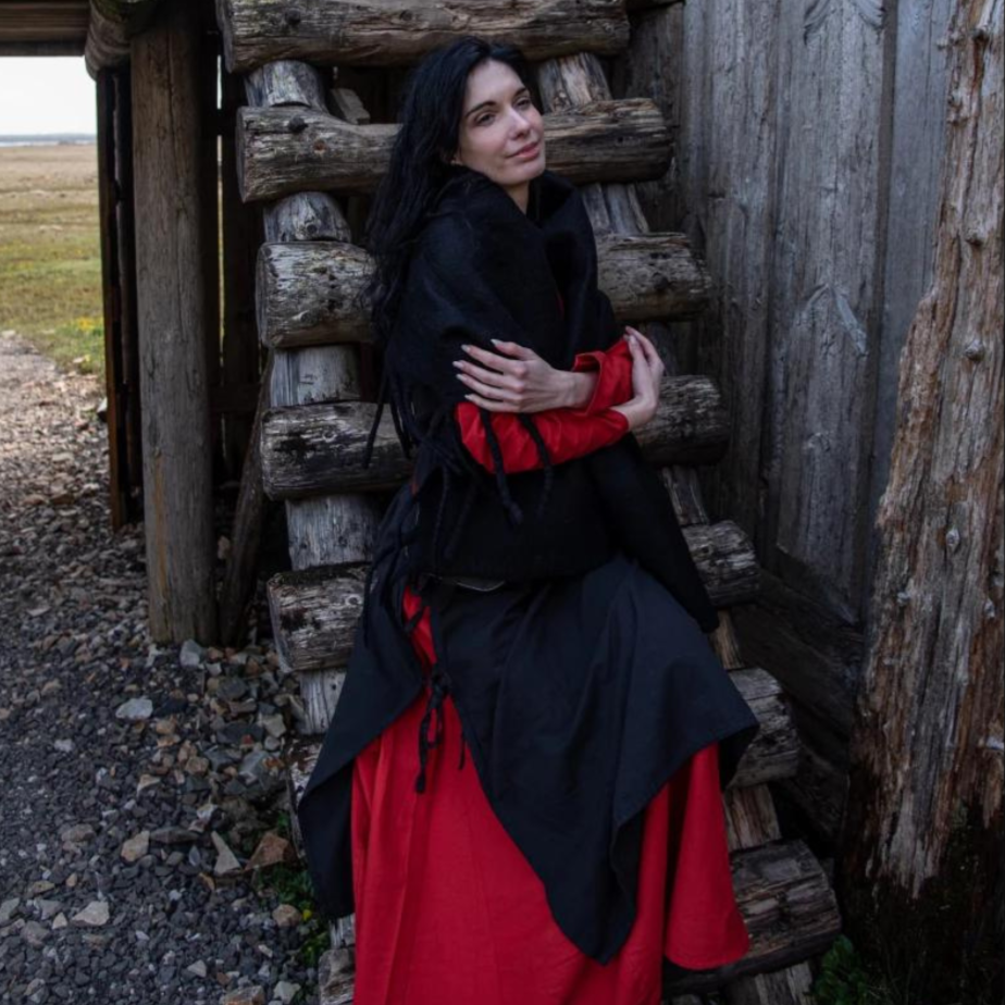 Renaissance-Style Black Wool Felt Stole | Elegant Fringes