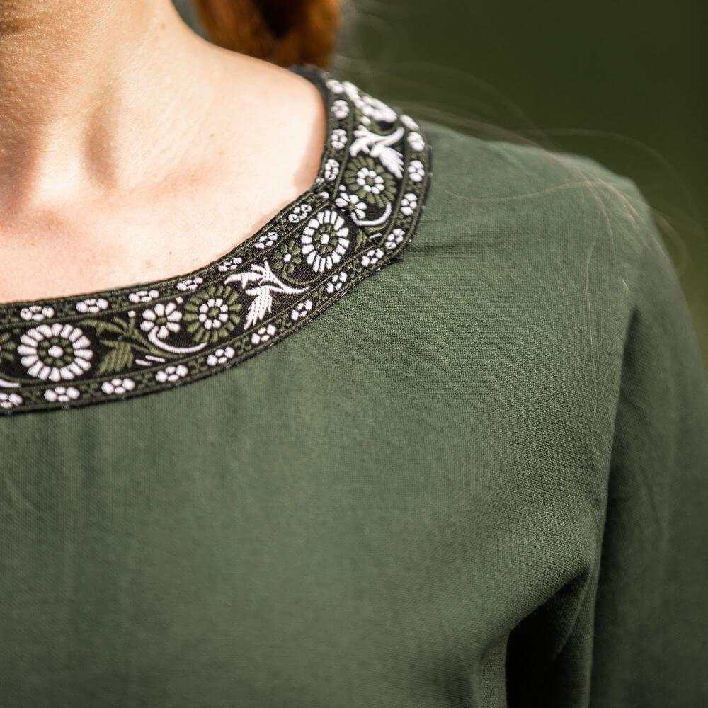 Green Short Sleeve Renaissance Dress Green Short Sleeve Renaissance Dress