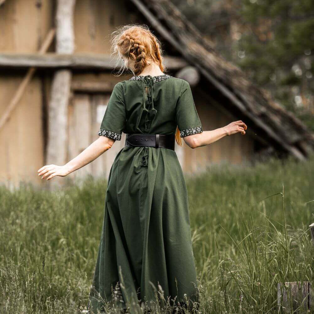 Green Short Sleeve Renaissance Dress Green Short Sleeve Renaissance Dress