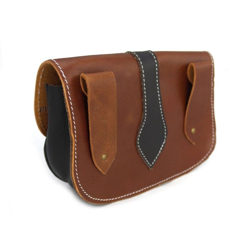 Renaissance-Styled Artisan Brown Leather Belt Pouch | Wooden Clasp-Renaissance Wardrobe