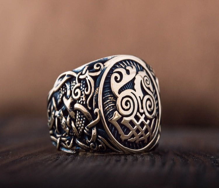 Bronze Sleipnir ring with Mammen style eight-legged horse ornament